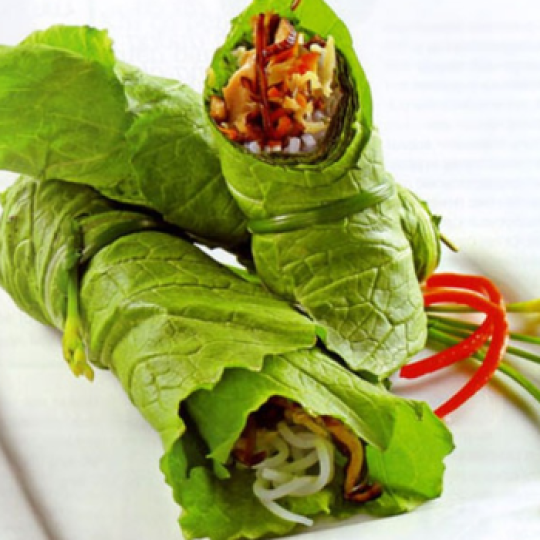 Bò né cuốn cải xanh