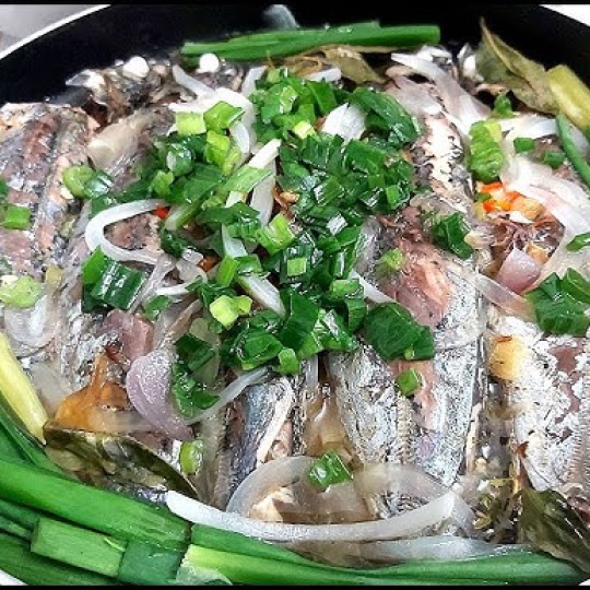 cá bò hấp mỡ hành