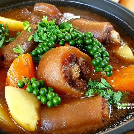 Bò hầm tiêu xanh